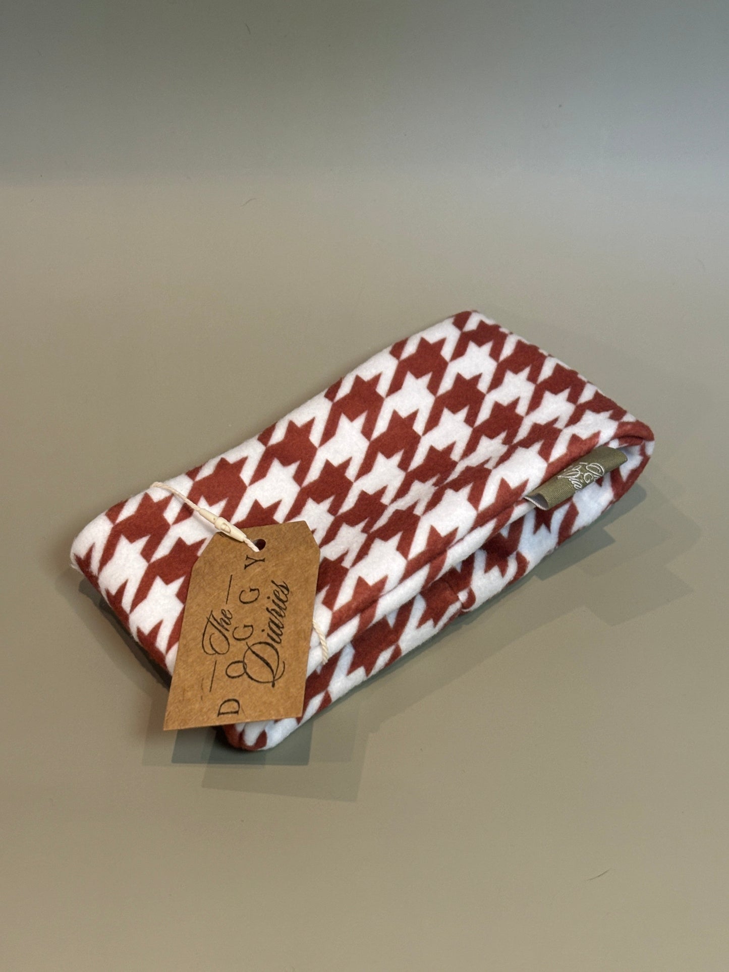 Burgundy White Houndstooth Fleece Snood